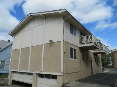 Main picture of 215 S 1st St