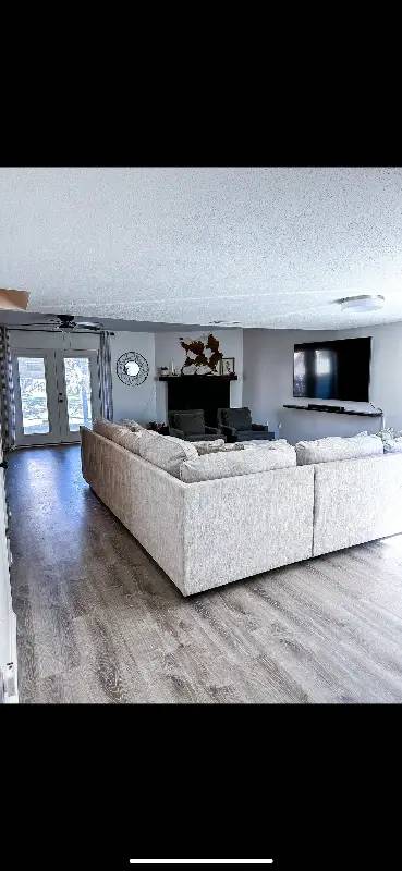 Main picture of 1039 4th Ave