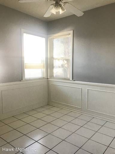 Main picture of 14809 Erwin St