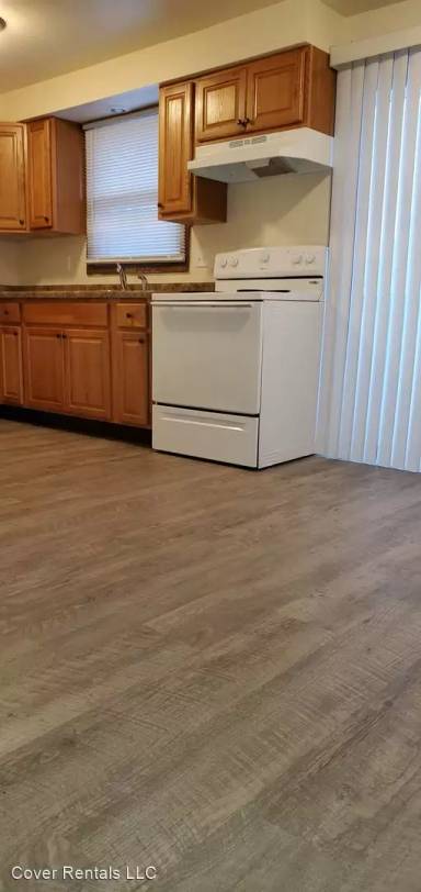 Main picture of 1131 S Maple Ave