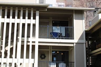 Main picture of 1209 W Plum St
