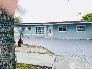 Main picture of 2812 SW 92nd Ave