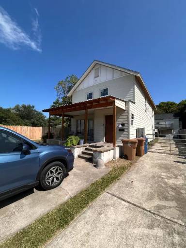 Main picture of 807 Coleman Ave