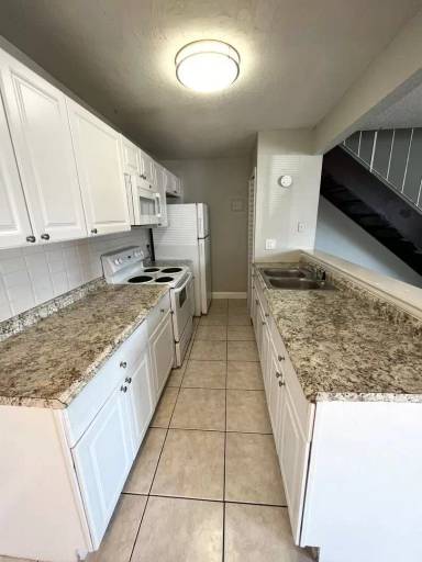 Main picture of 904 E Tiffany Dr