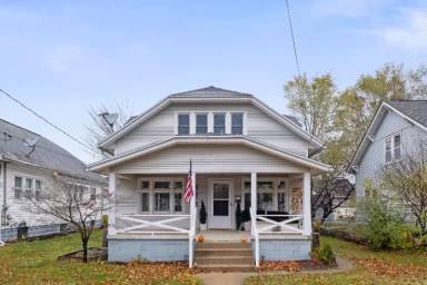Main picture of 823 Webster St NW
