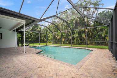 Main picture of 192 Palm View Dr