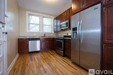 Main picture of 2434 W Fargo Ave