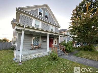Main picture of 2314 Hoyt Ave