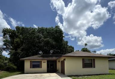 Main picture of 1052 Deer Hollow Blvd