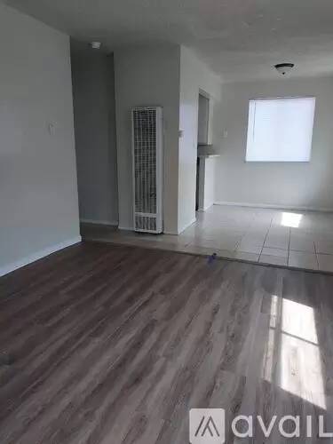 Main picture of 434 S Buena Vista St