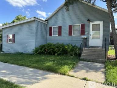 Main picture of 321 Maple St