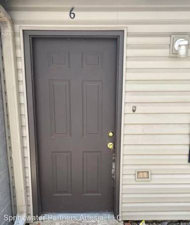 Main picture of 131 Marion Berry Pkwy