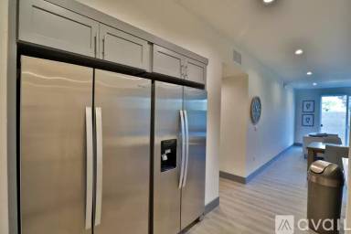 Main picture of 1155 W 36th Pl
