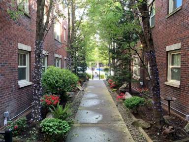 Main picture of 511 W Evergreen Blvd