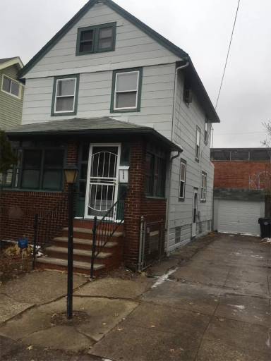 Main picture of 1599 W 116th St