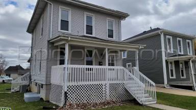 Main picture of 1001 C Ave NW