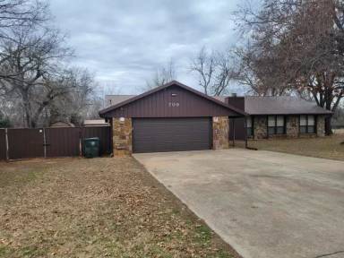 Main picture of 709 N Christine Dr