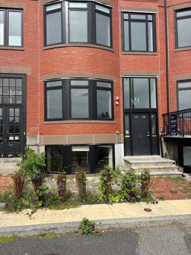 Main picture of 5 Brigham St