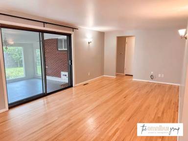 Main picture of 3835 Moorhead Ave