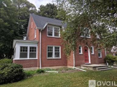 Main picture of 245 E Hamilton Ave