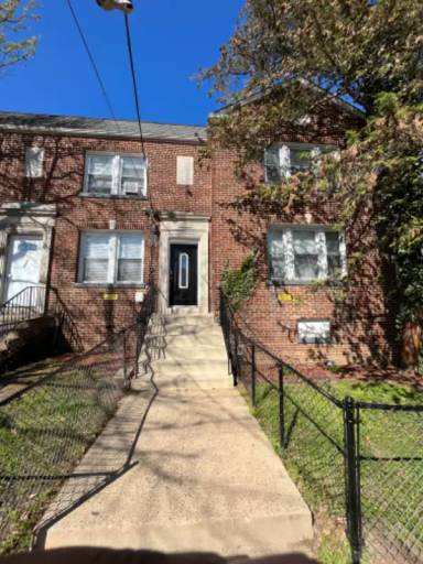 Main picture of 1817 18th St SE