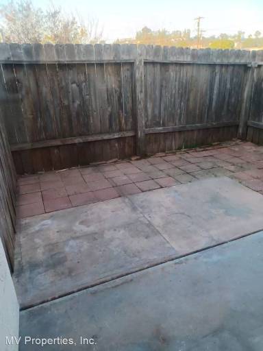 Main picture of 748 N 3rd St