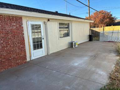 Main picture of 4512 Lehigh St