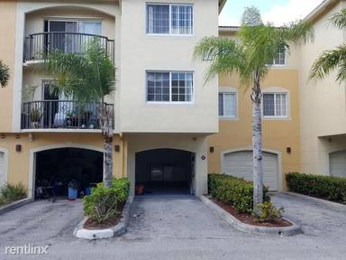 Main picture of 1300 Crestwood Ct S
