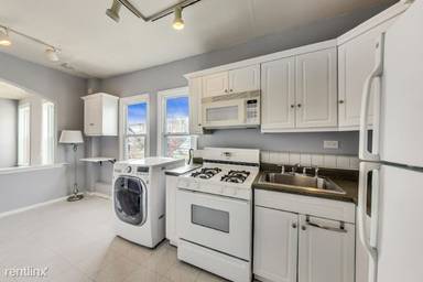 Main picture of 2250 W North Ave