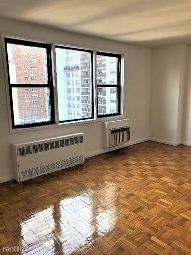 Main picture of 140 E 18th St