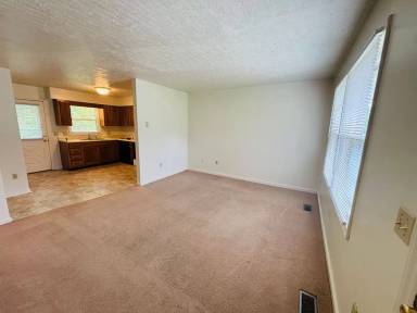 Main picture of 1170 Brown St