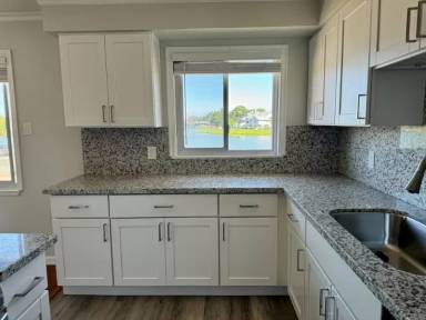 Main picture of 1615 Marina Ct