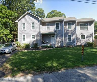 Main picture of 537 Center Dr