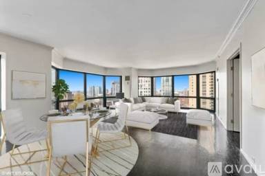 Main picture of Chicago Place