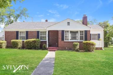 Main picture of 2424 Paxton St