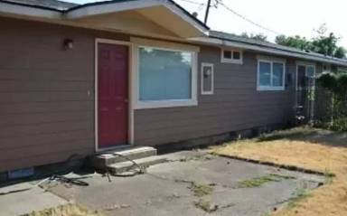 Main picture of 906 S 3rd Ave