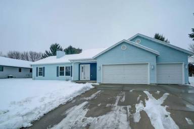 Main picture of 404 Pinehurst Dr