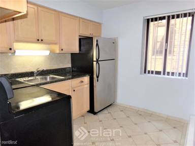 Main picture of 6021 N Winthrop Ave