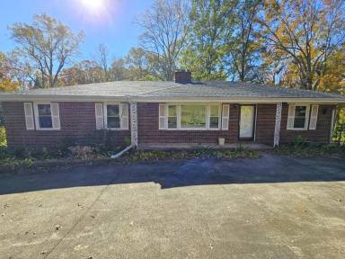 Main picture of 609 Memorial Drive Ext