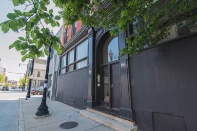 Main picture of 1836 S Halsted St