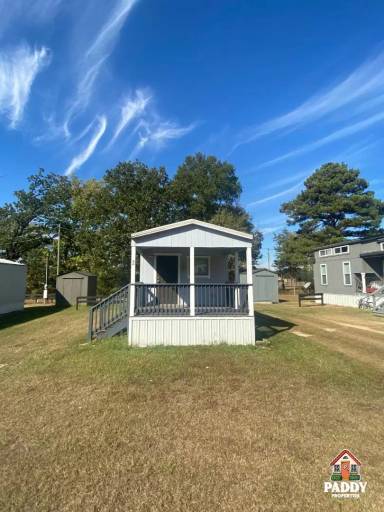 Main picture of 11 PR 2352 - 11 PR 2352, Tiny Home 2