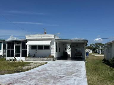 Main picture of 221 Trailorama Dr