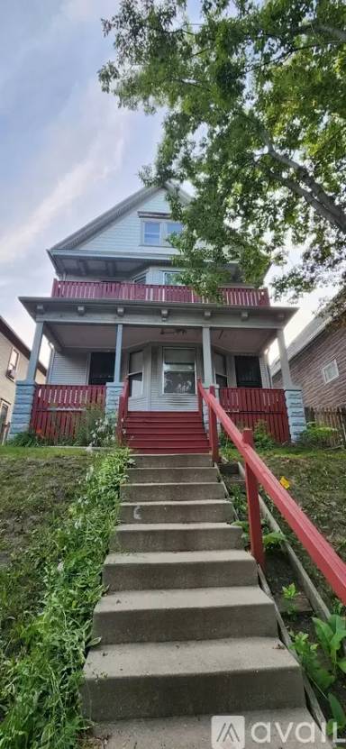 Main picture of 2529 N Fratney St