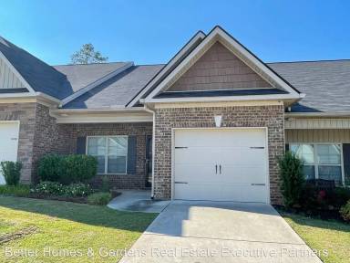 Main picture of 943 Erika Ln