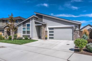 Main picture of 3681 SW Coyote Ln