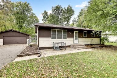 Main picture of 11617 Utah Ave N
