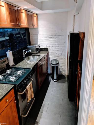 Main picture of 113 Beacon St