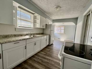 Main picture of 5344 Brooklyn Ave