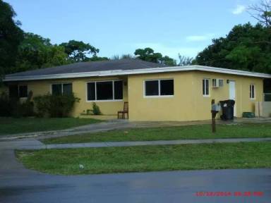 Main picture of 921 SW 31st Ave