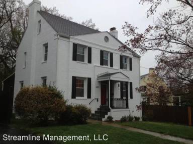 Main picture of 3725 Fessenden St NW